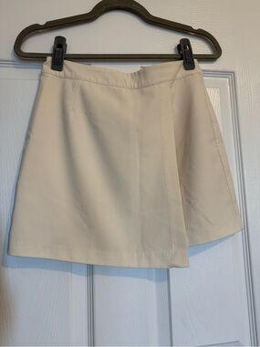 Forever 21 Cream Mini Skirt with Exposed Gold Zipper